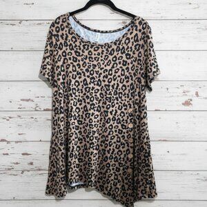 Jouica Size XL Leopard Print Top Short Sleeve Side Button Detail
